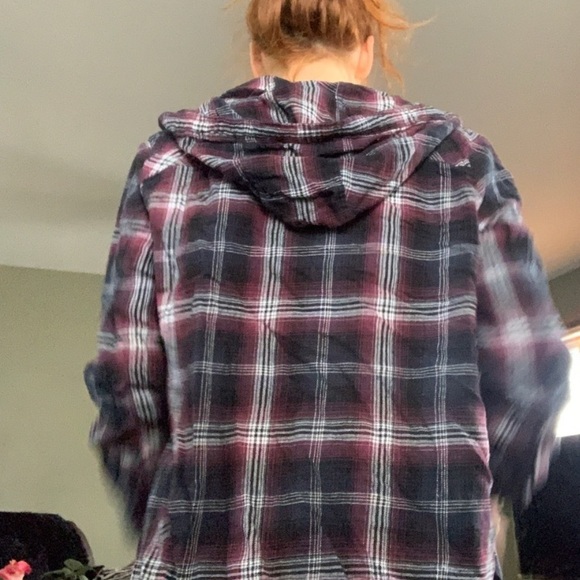 Checked button down hooded shirt - Picture 3 of 3